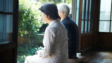 もう来ないでくれ…「年金月23万円」「貯金6,000万円」60代夫婦が10年後に漏らした後悔。大好きだった息子に“怯える日々”を過ごすワケ【CFPの助言】