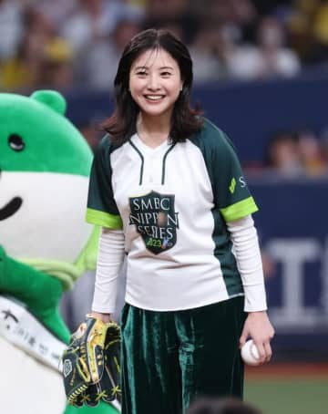 吉高由里子「いい感じで撮れたので…」大空の絶景ショットを公開→「映画のワンカットみたい」「きれい」と絶賛の声