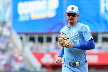 【MLB】GG賞遊撃手、ウィットJr.の“超人キャッチ”が凄すぎる「スーパーマンのようだ」　公式絶賛の横っ飛び「鳥でもない、飛行機でもない」