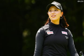 ＜中間速報＞宮田成華が単独首位　川崎春花ら2差追走