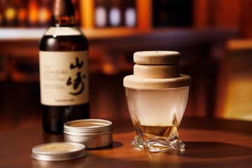 父の日ギフトで話題のグラストップスモーカー、全国のバー・飲食店での採用進む！-TARU HOLIC-　TARU HOLIC グラストップスモーカー、リアル販路を本格強化　家飲みの新定番が、リアル店舗でも広がる。父の日を皮切りに、バー・飲食店での取り扱いを強化