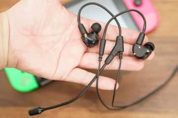 “音マニアが本気で作った”ゲーミングイヤフォン「GEEK」クラファン開始