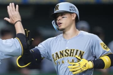 佐藤輝明は「運に左右されないバケモノ」　通算100号の裏で起きていた“常識破壊”
