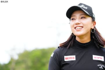 宮田成華が初の単独首位発進　川崎春花、寺岡沙弥香ら2位