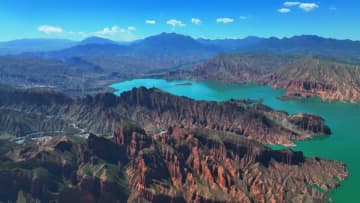 中国青海のカンブラ世界ジオパークにユネスコ世界ジオパークの正式ライセンス授与