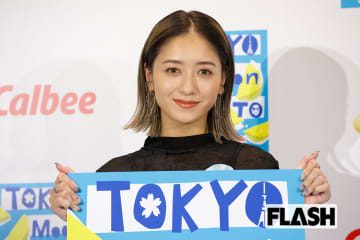 みちょぱが見せた“美脚ショット”にファン大絶賛！　「ヘルシーって言って」発言に“先輩”モデルがまさかのコメント