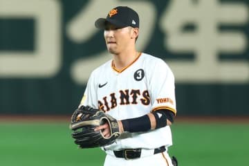 巨人、ユニホームに“追悼パッチ”　左胸に「3」をつけてプレー…長嶋さん死去後初の東京D