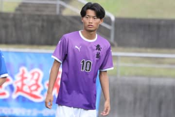 U-18昇格逃しサッカー王国へ　追った兄の背中…藤色の10番がこじ開ける7年越しの扉
