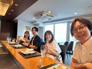 佐藤弘道、長男の誕生日を祝い家族で外食「本当はすぐにでも顔を出したかったお店」