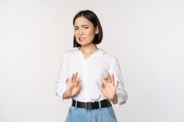 周囲から煙たがられる人の特徴７つ　改善するために意識したいこと