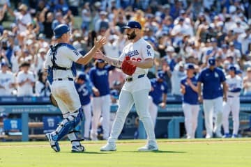 ドジャース戦に超人気女性モデル登場で騒然　1811万人が支持…「とってもゴージャスだ！」米興奮