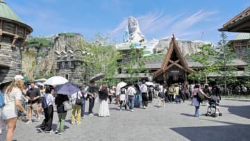 東京ディズニーシー「ファンタジースプリングス」開業1年　魔法の世界、アトラクションに長蛇の列　高橋社長「満足度高い」と手応え
