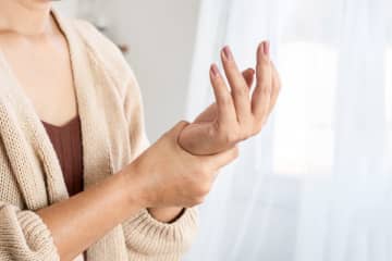 漢方が合わず、HRTも効かない…「この痛み、一生続くの？」それでも諦めなかった私の選択