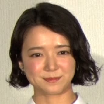上白石萌音「司会を務めさせていただきます」　イベントでサプライズ、韓国キャストを迎える
