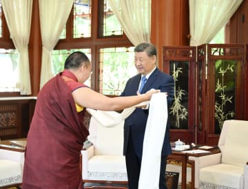 習近平氏、パンチェン・エルデニの謁見受ける