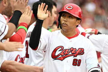 【広島】新井監督　勝負の〝代走・羽月〟決断の理由「捕手に代走というのは、あまりしないんですけど…」