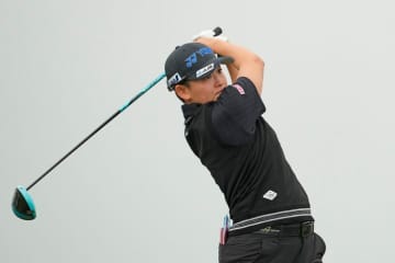 ＜速報＞岩井明愛がハーフ「31」で首位争い　渋野日向子はイーブンでプレー中
