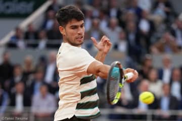 アルカラス、世界7位ムゼッティが第4セット途中で棄権し決勝進出。大会連覇に王手かける[全仏オープン]