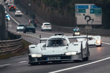 ポルシェ、公道を走れるレースカー『963 RSP』発表。50年前に誕生の917ロードカーをオマージュ