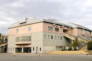 相模原の新アイススケート場整備「公設民営」を検討　市長、方針転換