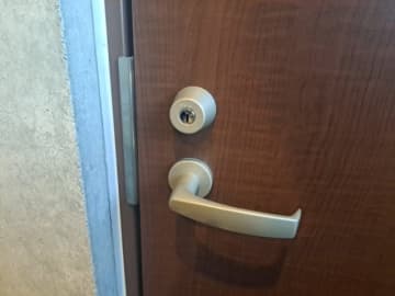 外出中に近所の中学生が自宅侵入、合鍵作ってやりたい放題！→親の謝罪は缶ジュース1本、さらに10万円の被害が発覚