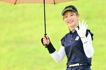 女子ゴルフで中継カメラを“完全把握”　サービス精神満点の21歳に反響「こんなん人気でるやん」