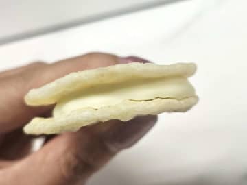 えびせん×ホワイトチョコ×あんこって...マジ？　富山で生まれた〝新感覚米菓〟がさすが斬新すぎる件