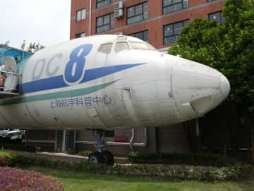 中国・上海の住宅街に鎮座する謎めいた元日本航空のDC8-61に乗ってみた！