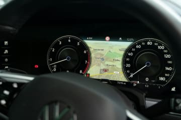 「Android Auto」に新機能！ Googleマップをメーター内で表示できるように