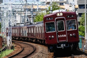 実は「少数派」！　阪急の「伝統色」マルーン単色で残る車両たち
