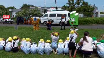 洪水災害などに備えてドローン使った救助訓練「地域の防災力を高めていきたい」　警視庁