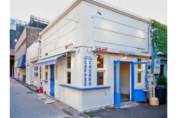 日本初！“アイスチュロス”専門店「ゴールド チリン」横浜・大さん橋にオープン