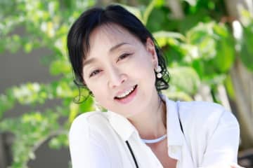 「志村けんさんと2人でチーズを突きあって」川上麻衣子が明かす、物静かすぎて素通りしそうになった超大物芸人との縁