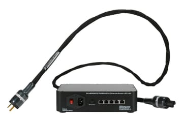 シナジスティック・リサーチのルーター／ハブ購入者向けに、アクセサリープレゼントキャンペーン。6月末まで