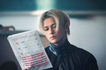 眞栄田郷敦、“蘭丸”吉沢亮に恨みを抱える兄・長可をクールに熱演！　『ババンババンバンバンパイア』新カット