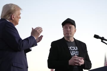 トランプ氏、関係修復否定　「マスク氏は正気失った」