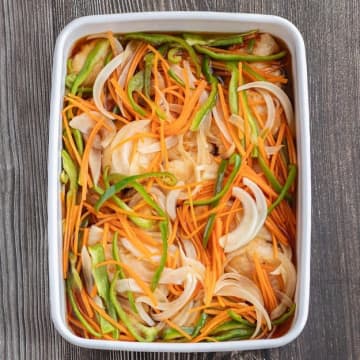 【鶏むね肉2枚あったらコレ！】「作り置きにして正解だった」揚げてないのにしっかりウマい南蛮漬けレシピ