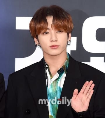 BTS ジョングクのファンによる除隊記念イベントが話題…軍人にアイスとドリンクを無料で提供