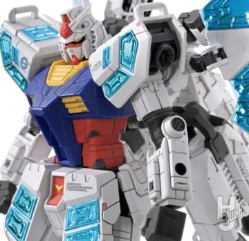 万博ガンダムこと「RX-78F00/E ガンダム」のEGを成形色を活かして丁寧に製作！別売りのグラスフェザー装備を組み合わせ部分塗装とシール貼りで引き締まった印象を目指す！