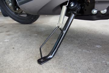 エンストの原因はコレかも？バイク初心者がハマりがちな“サイドスタンド問題”とは