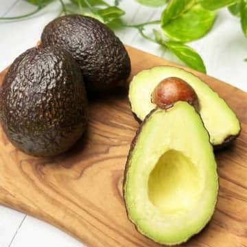 【アボカドにレモン汁かけないで！】変色を防ぐ衝撃の裏ワザ＆毎日食べたい最強やみつきレシピ3選
