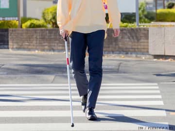 女性「感動した」　白杖の男性が赤信号の交差点で…「す、すげぇ」「もっと広まって」