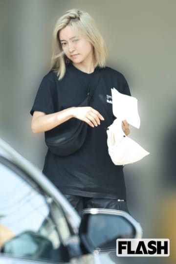 【独自】小島瑠璃子、芸能活動は「相談してから決めて参りたい」…夫の悲劇から4カ月、“ド派手金髪”姿で見せた覚悟