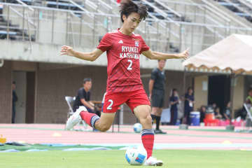 右SB一筋の「職人」が求める“ハイレベル”　小学時代に釘付け「今でも憧れ」…内田篤人から学ぶ「思考すること」