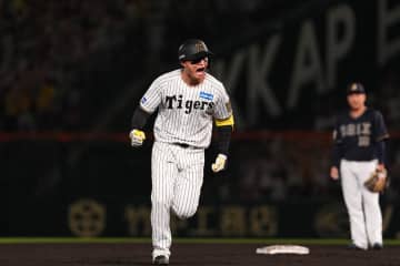 阪神・森下翔太の9号3ランで逆転　オリ宮城は呆然…値千金の豪快弾に甲子園騒然