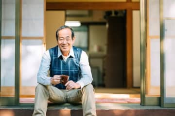 金融資産6500万円「特に不自由なく過ごせている」67歳男性から現役世代へのアドバイス