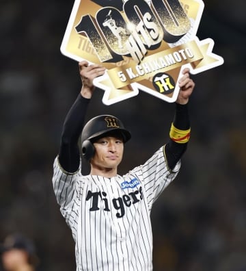 阪神・近本、球団生え抜きでは最速の通算1000安打達成！藪氏「本当にあっぱれ」