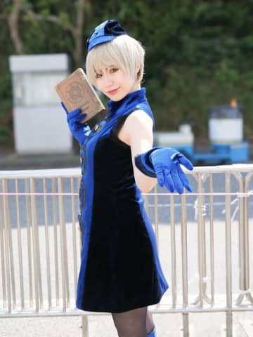 イベントコンパニオン、エレベーターガールに扮す！長い年月を重ねた『ペルソナ3』エリザベスのコスプレ