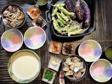 簡単！スプーンで食べるとろーりなめらか豆乳豆腐！醤油も良いけどこれも美味！