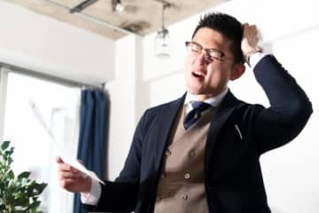 「次のリーダーが育つまで手を貸して」と言われ働いたITエンジニア、理不尽な契約終了に唖然